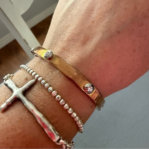 Henri Bendel Hinged Rose Gold bangle Bracelet - Picture 5 of 12